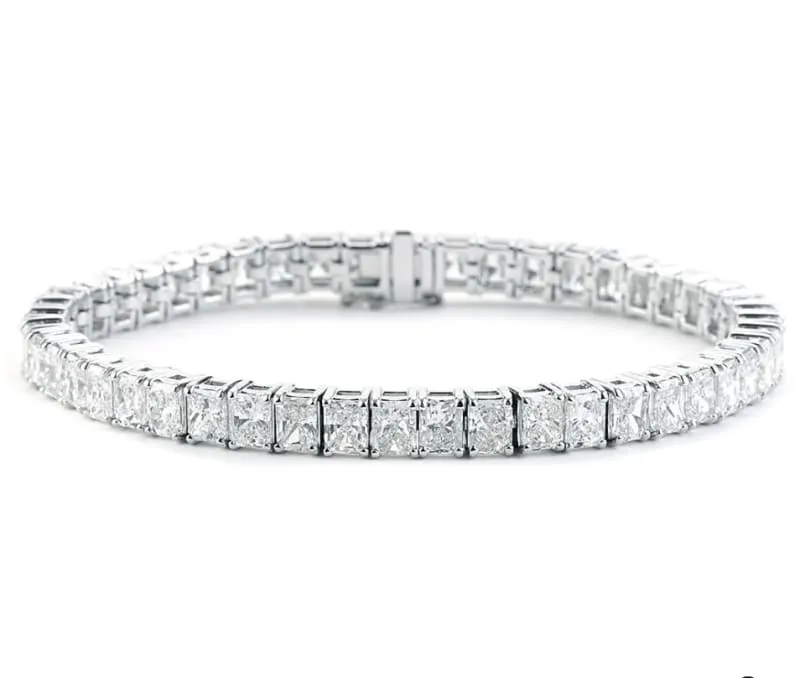 Emerald Cur eternity bracelet view 1