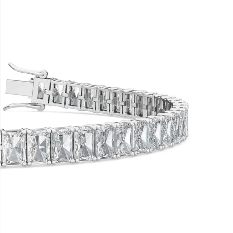 Emerald Cur eternity bracelet view 2